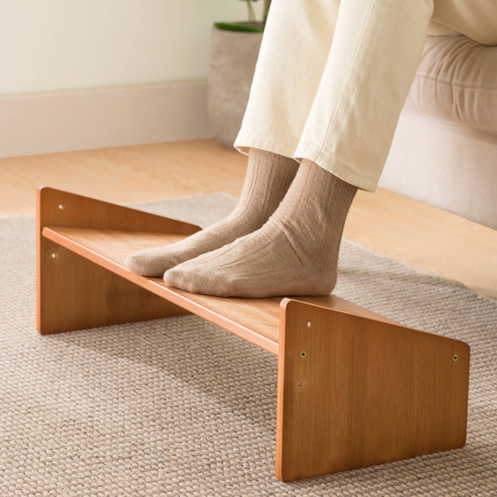 Under Desk Footrest Wide Surfa - Office Furniture Commercial 评论和价格